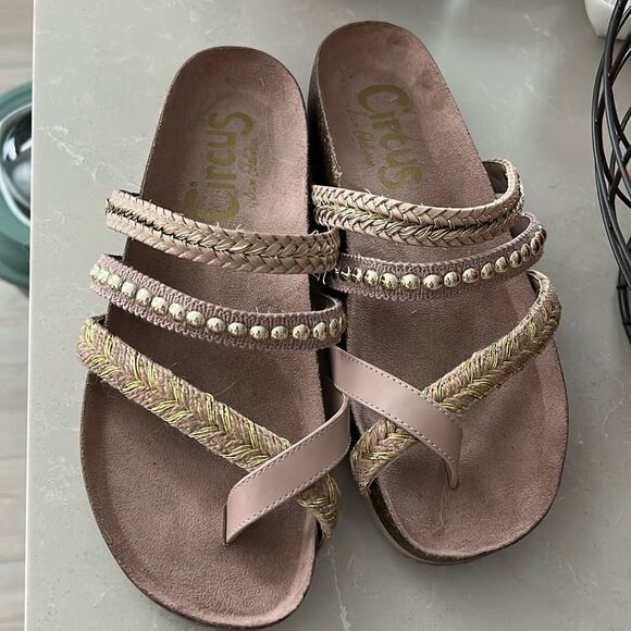 Sam Edelman Beige and Gold Sandals - Picture 1 of 9